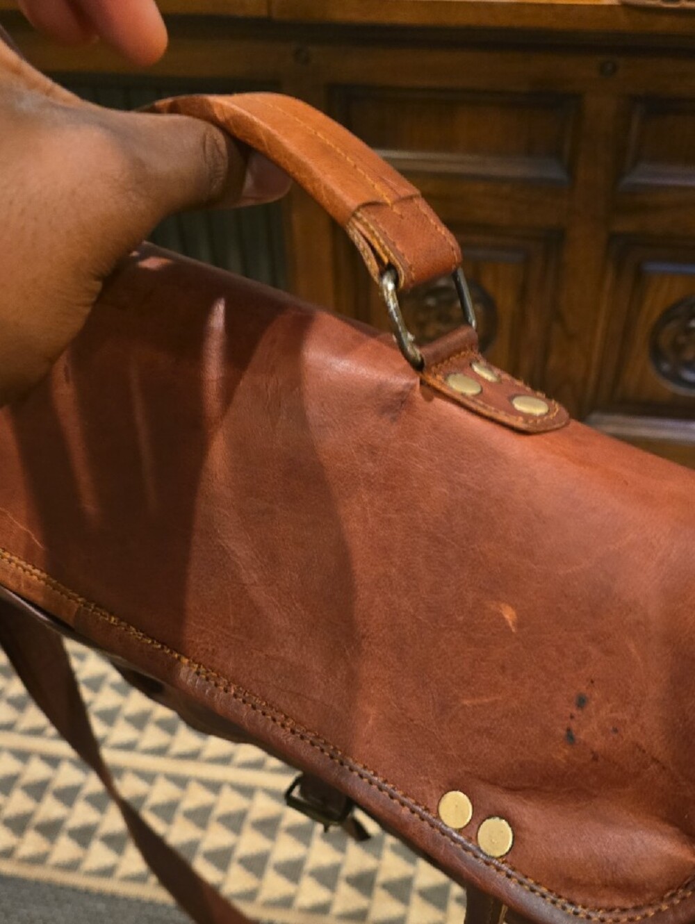 Classic Brown Leather Messenger Bag for Men - Picture 3 of 9